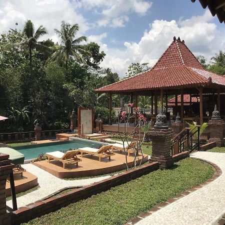 Rumah Dharma 2 Riverside Hotel Magelang Eksteriør billede