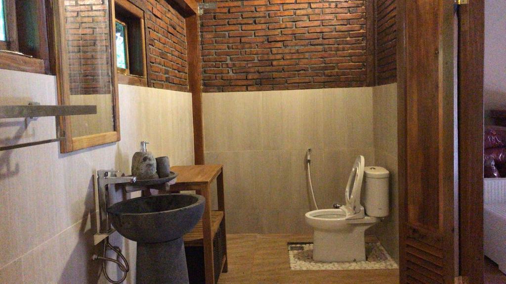 Rumah Dharma 2 Riverside Hotel Magelang Eksteriør billede