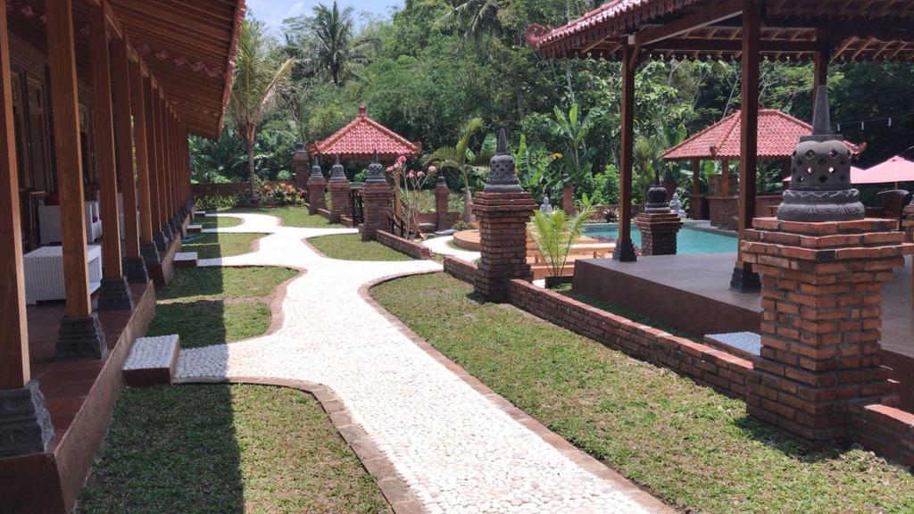 Rumah Dharma 2 Riverside Hotel Magelang Eksteriør billede